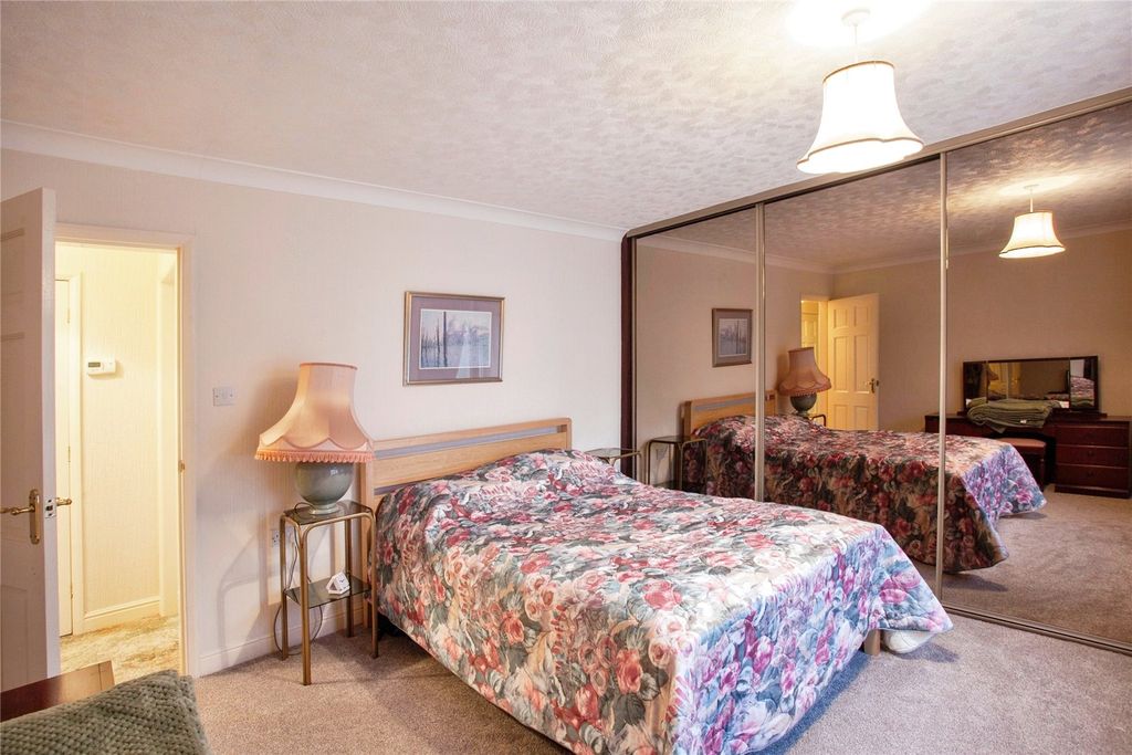 Property photo 2 of 17 Picture No. 12