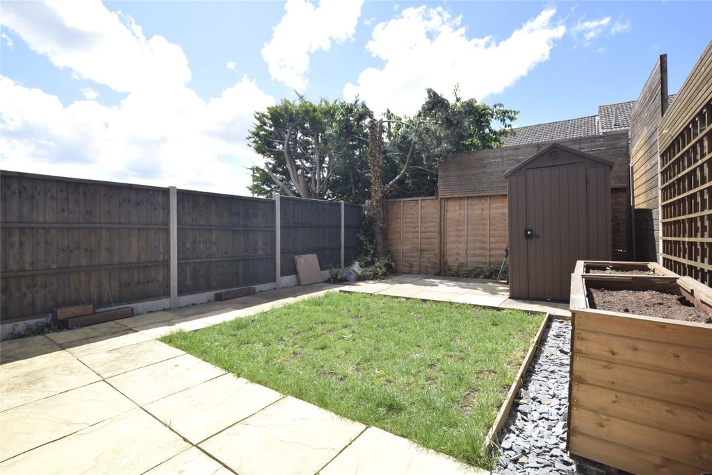 Property photo 2 of 12 Garden