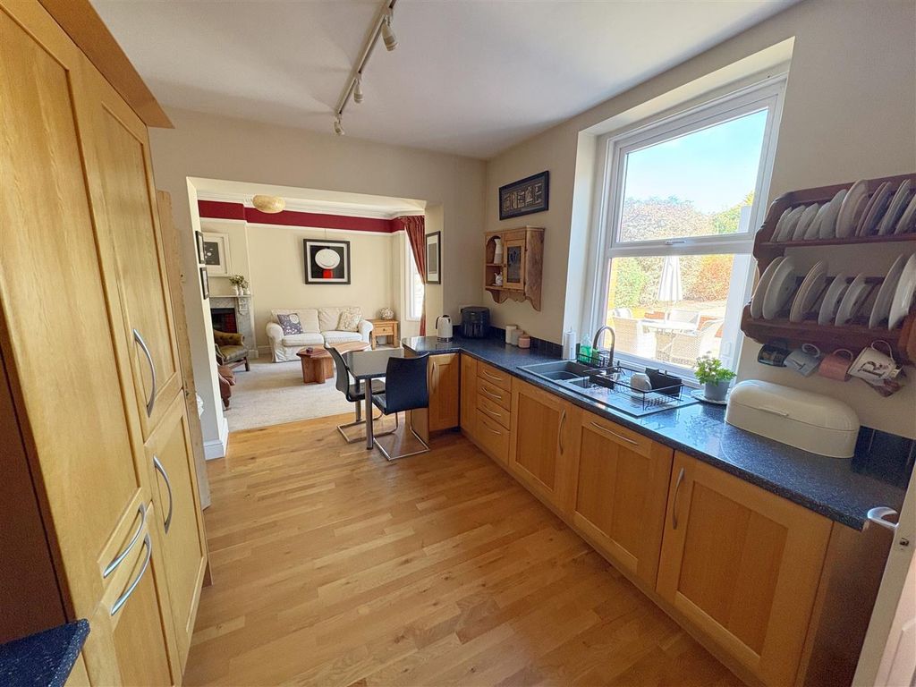 Property photo 3 of 43 Kitchen_Breakfast Room (3).Jpg