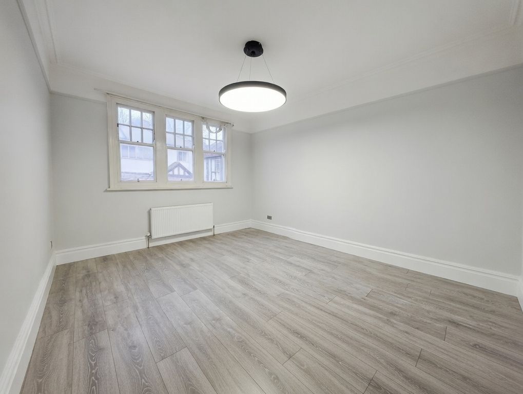 Property photo 3 of 8 Photo 4