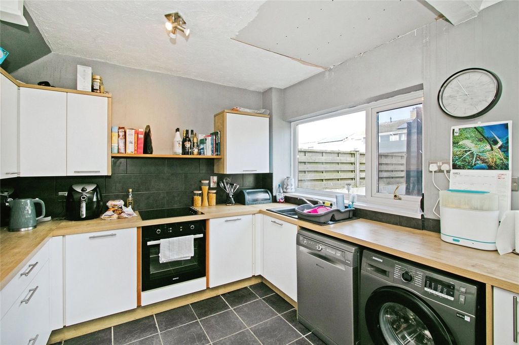 Property photo 2 of 14 Picture No. 12