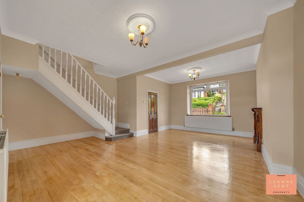 Property photo 2 of 32