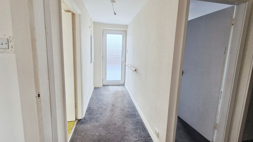 Property photo 2 of 10 2d6d43d2-1000110494