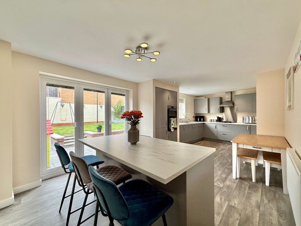 Property photo 2 of 26 Kitchen Dining