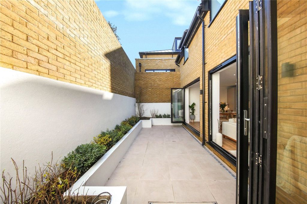 Property photo 3 of 21 Picture No. 04