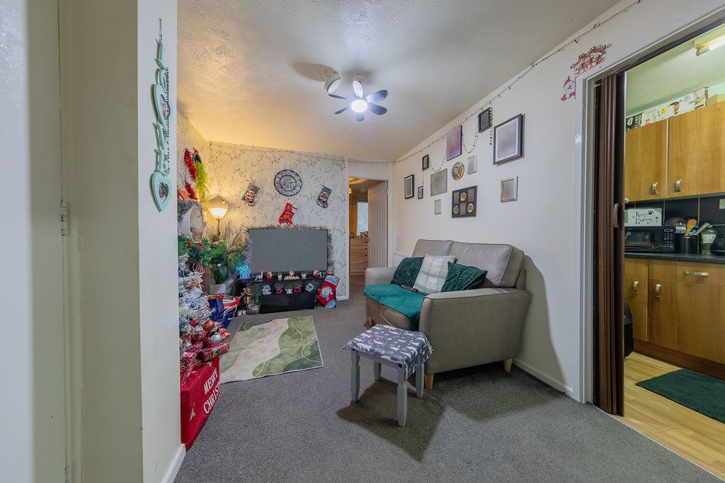 Property photo 3 of 16