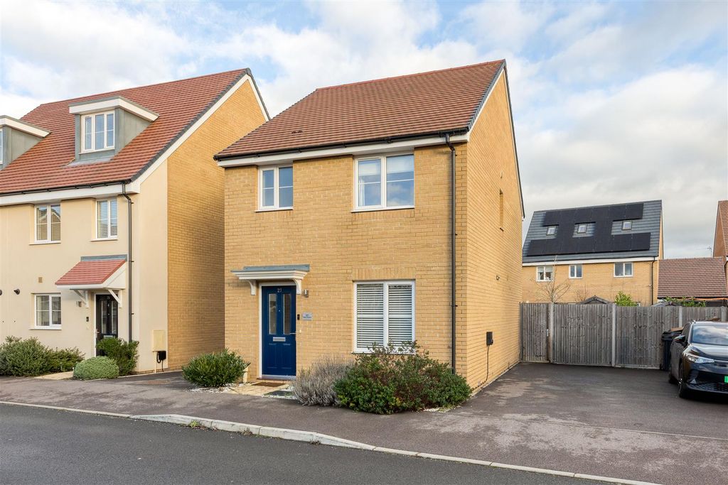 Property photo 1 of 18 Front Aspect