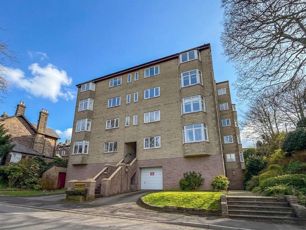 Property photo 1 of 11 Front