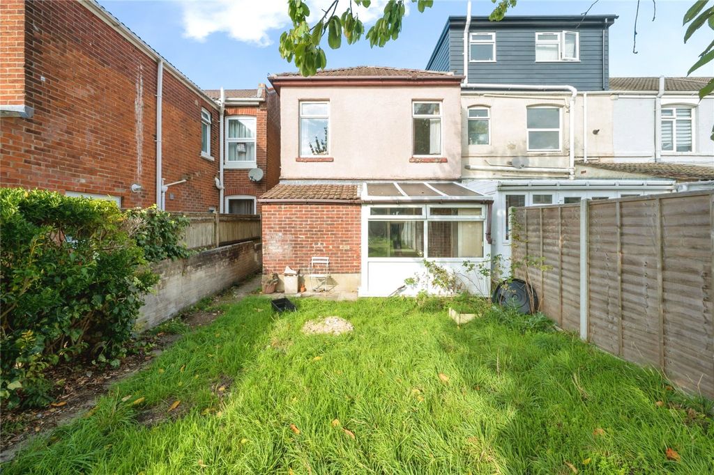 Property photo 3 of 17 Picture No. 24