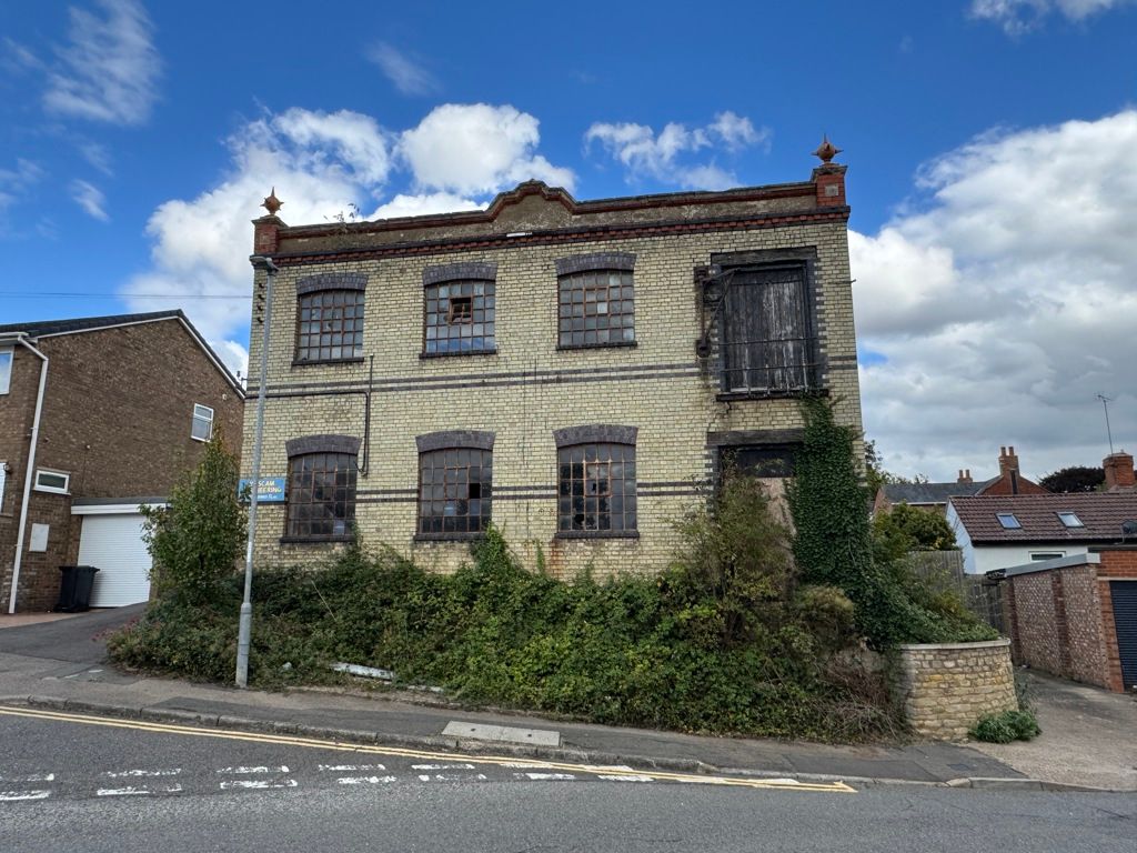 Property photo 1 of 14 Photo 9