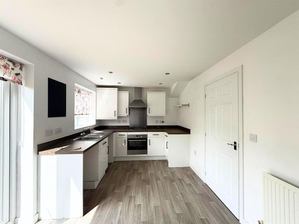 Property photo 2 of 11 2630d553-cd83-44d9-Bcf0-A7B34A8530Cf.Jpg