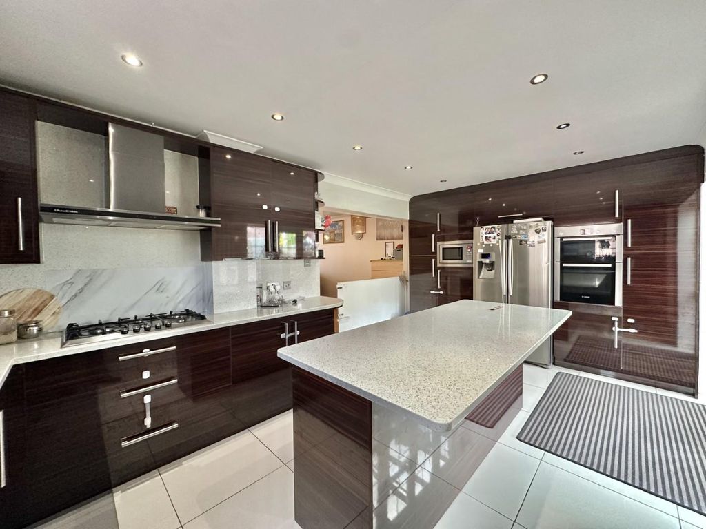 Property photo 2 of 17 c29Adc03-30Ac-4729-B5B2-d2d752Da7Cfd.Jpg