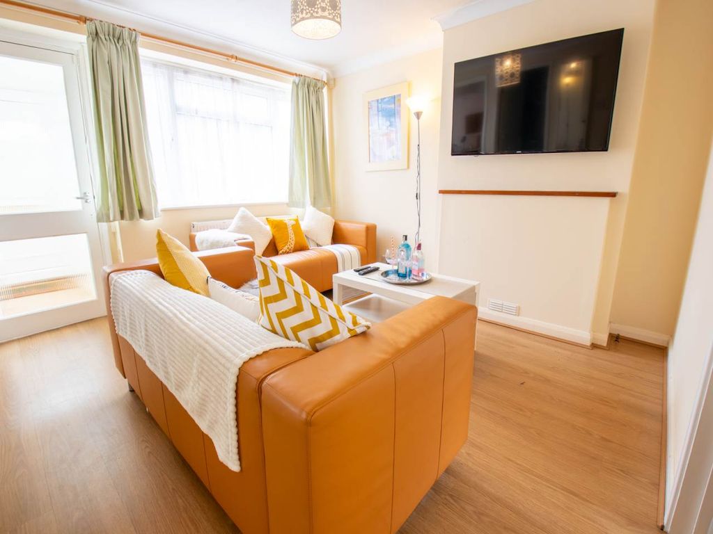 Property photo 3 of 15 Living Room