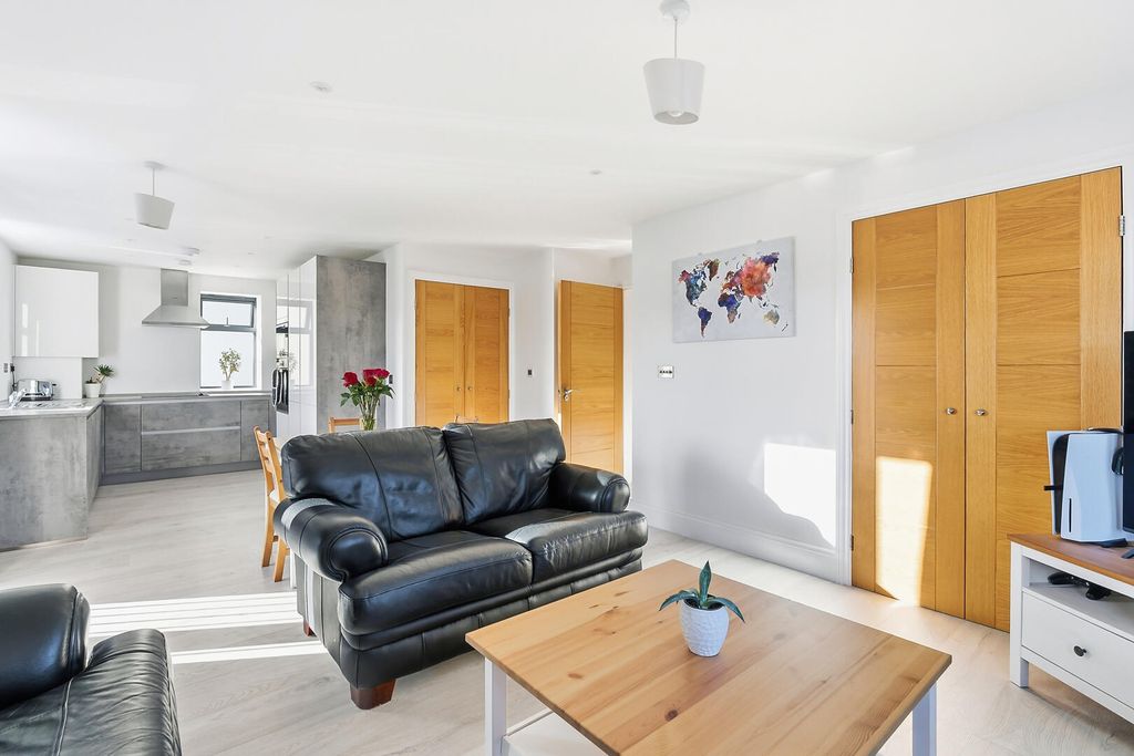 Property photo 3 of 19 Living Room