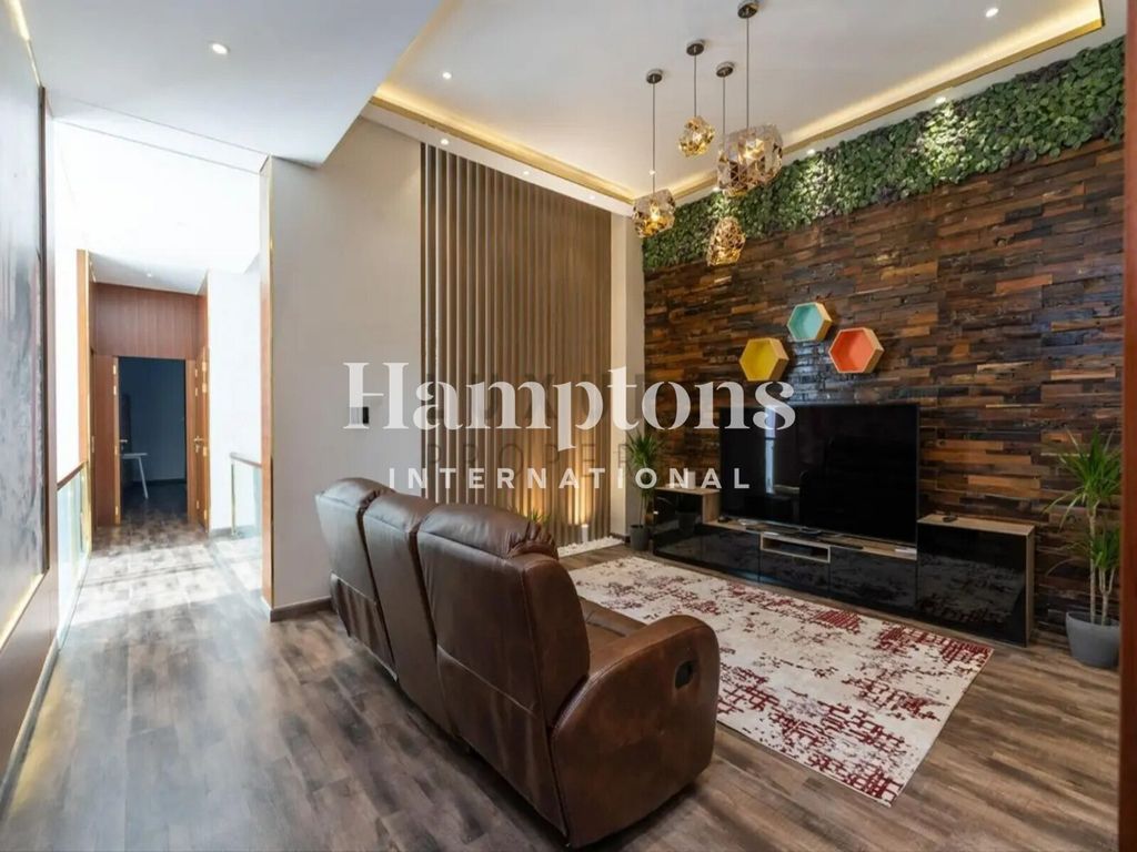 Property photo 1 of 14 Media 5