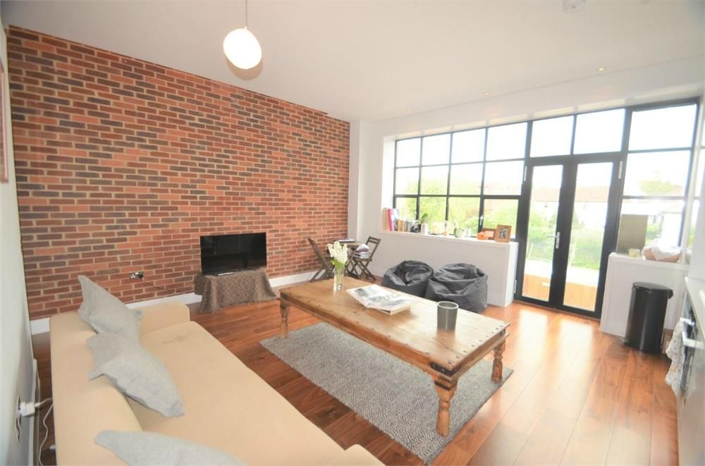 Property photo 1 of 7 1