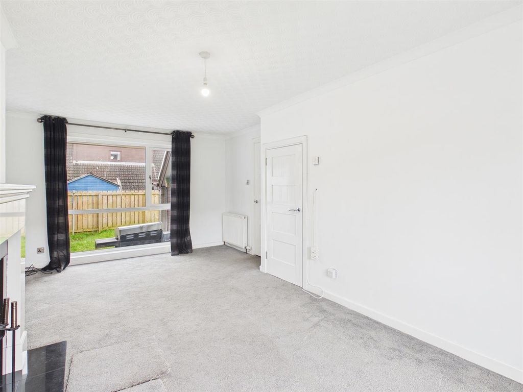 Property photo 3 of 17 Lounge/Dining Room