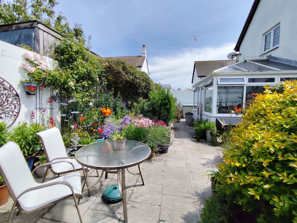 Property photo 2 of 25 External