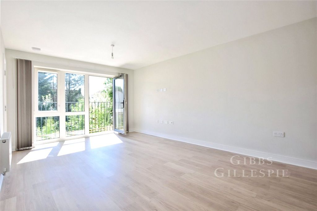 Property photo 2 of 9 Picture No. 21