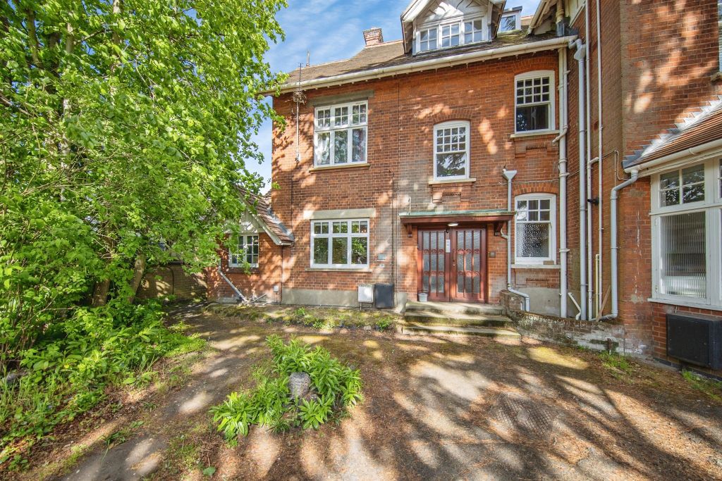 Property photo 1 of 19