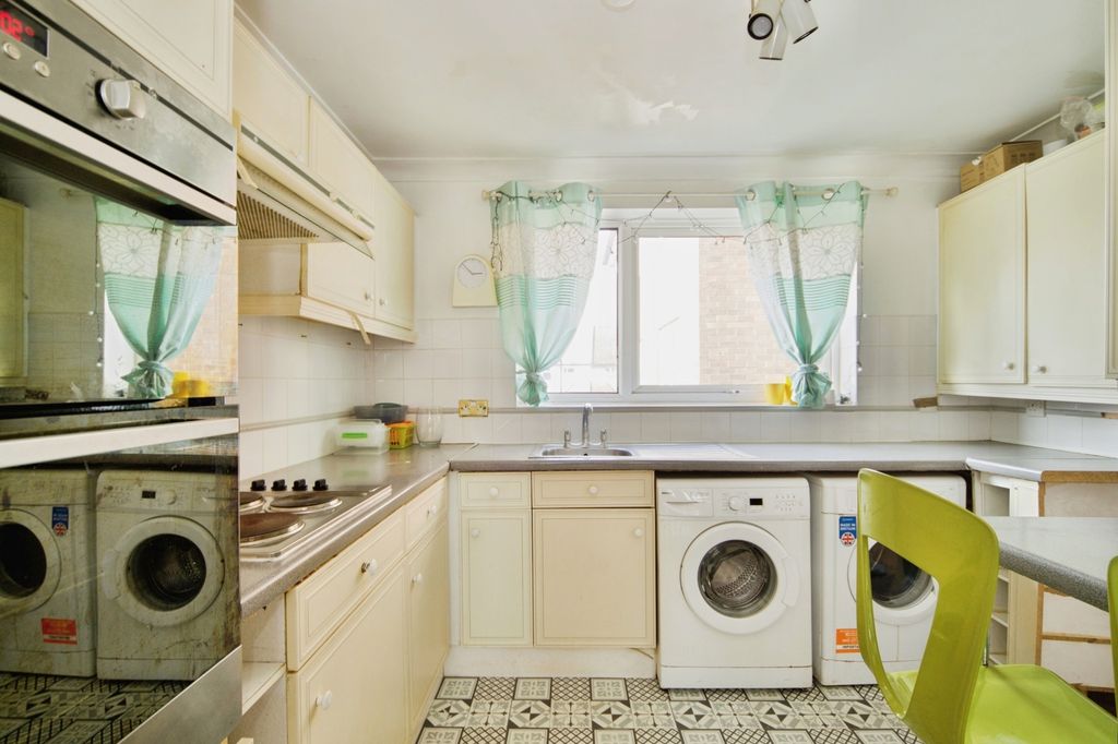Property photo 2 of 11 Pbox-Img.Jpg