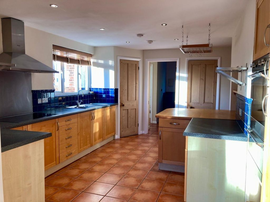 Property photo 3 of 26