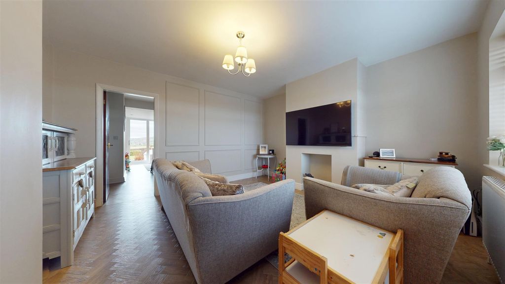 Property photo 3 of 26 Higher Lane, Reception Room