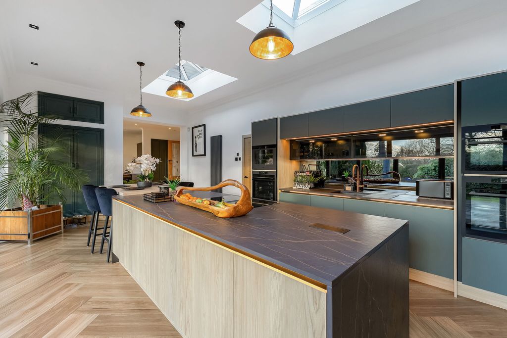 Property photo 2 of 24