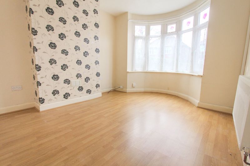 Property photo 3 of 9 Photo 9