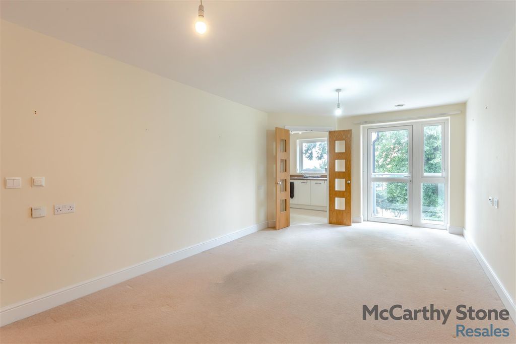 Property photo 2 of 46 8657699-Interior07.Jpg