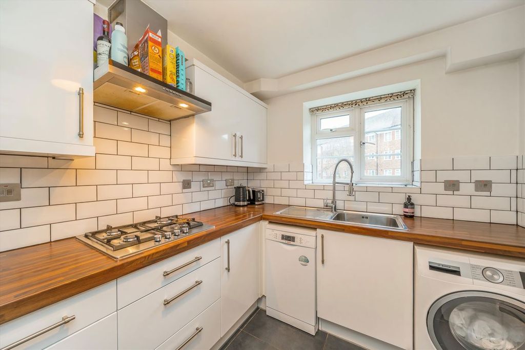 Property photo 3 of 6