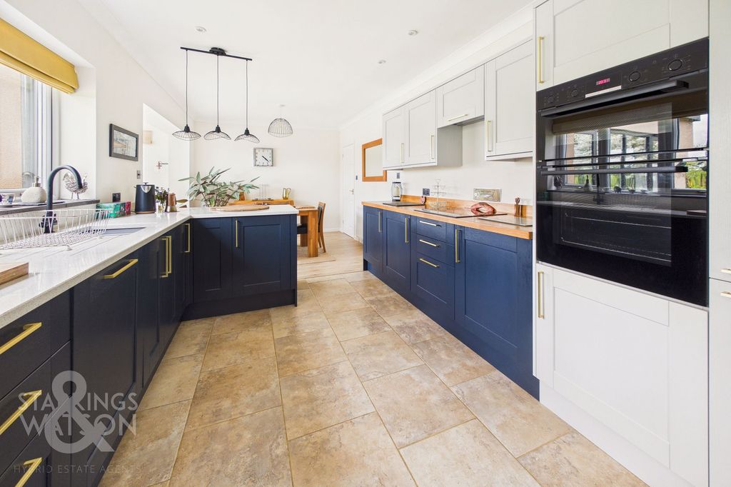 Property photo 3 of 25