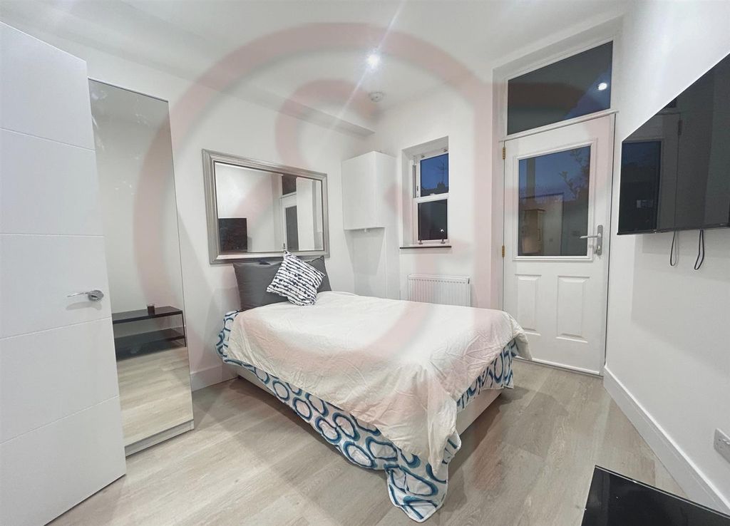 Property photo 1 of 4 Bedroom 1.Jpg