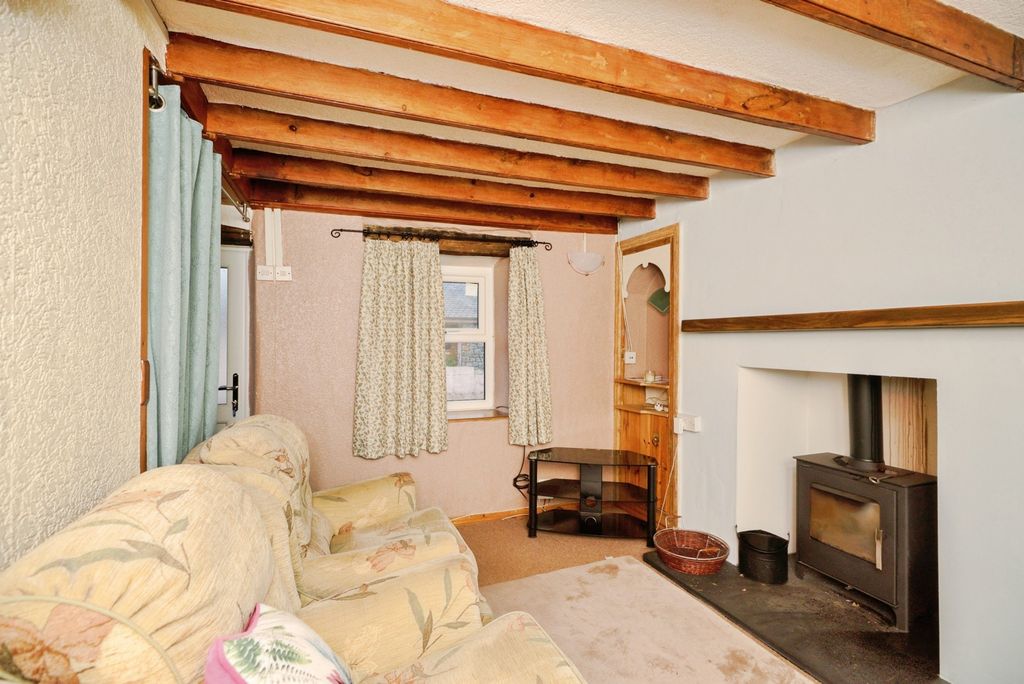 Property photo 3 of 19 Pbox-Img.Jpg