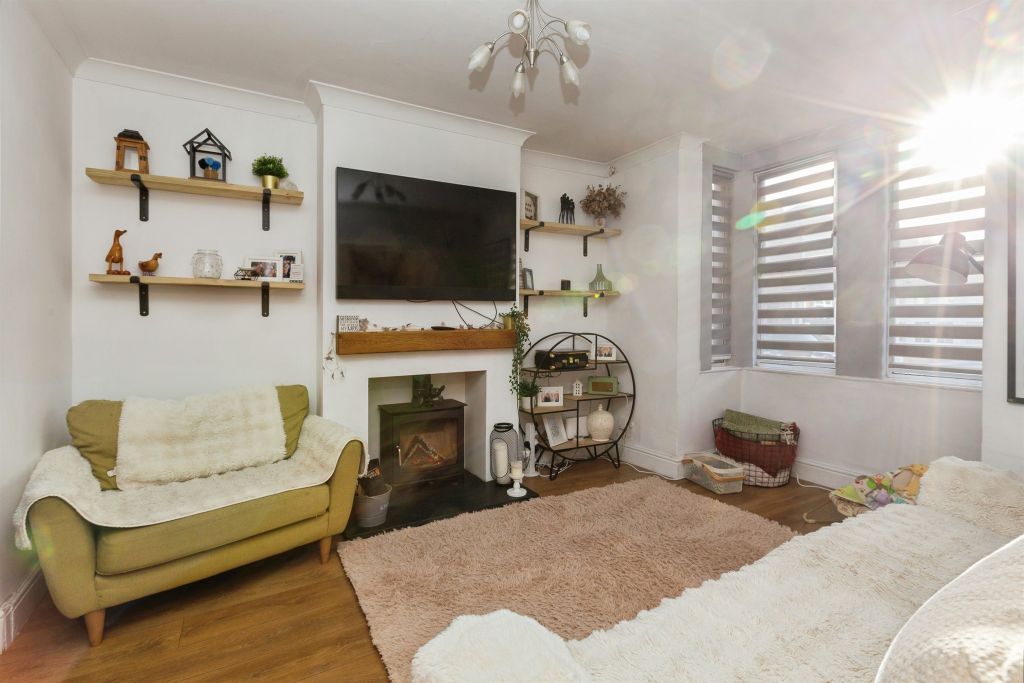 Property photo 3 of 18