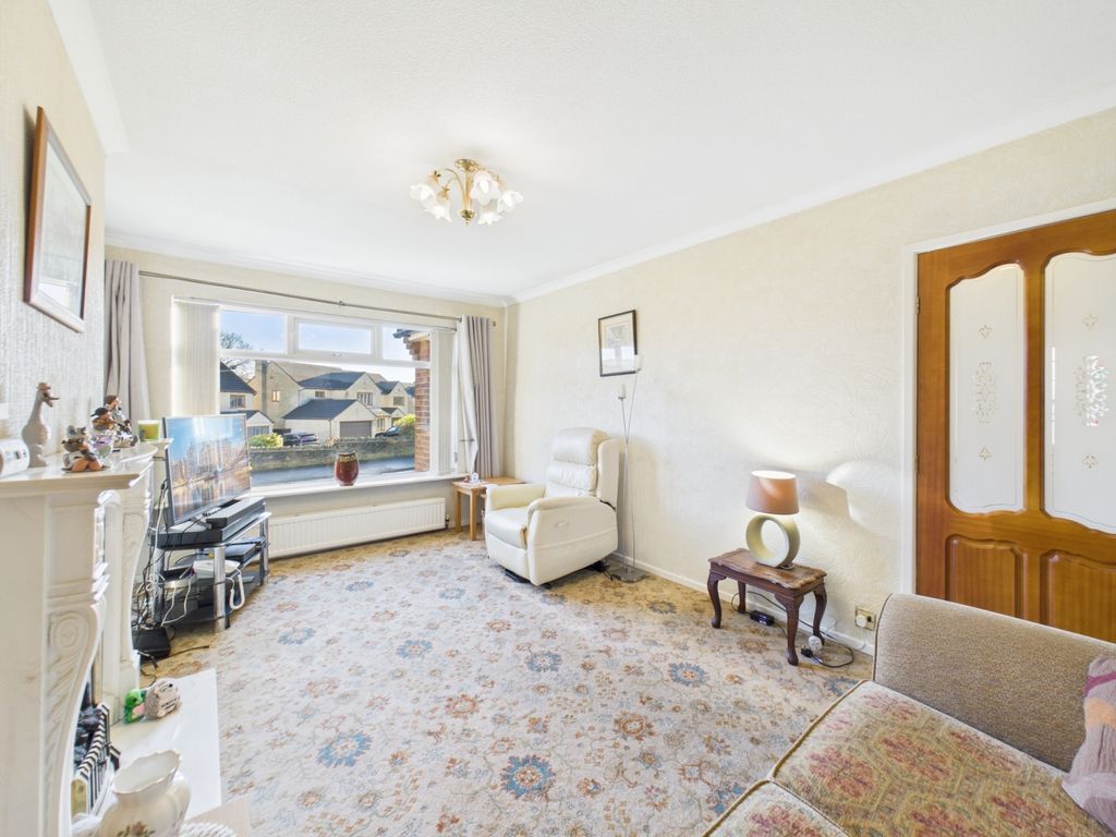 Property photo 2 of 22 Living Room