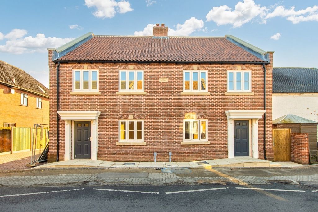 Property photo 1 of 19 2818381