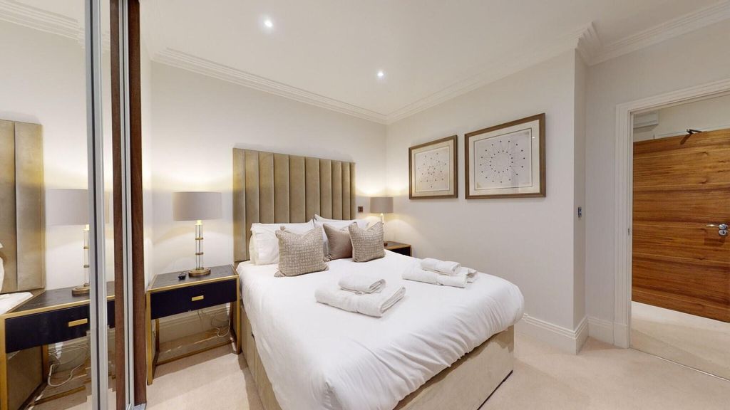 Property photo 2 of 12 Rainville Road Bed.Jpg