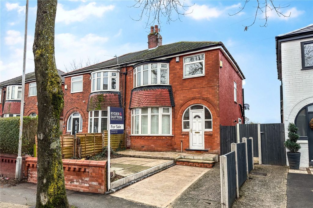 Property photo 1 of 18 External