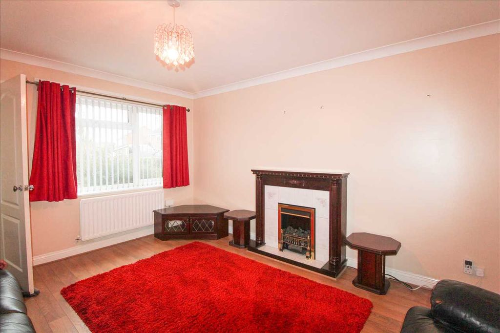 Property photo 3 of 17 Living Room