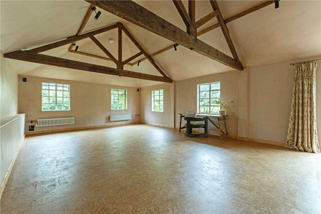 Property photo 2 of 16 Sitting Room