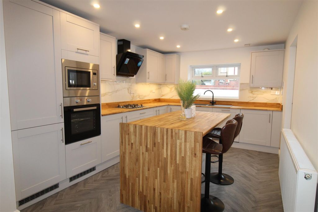 Property photo 3 of 11 Img_0243.Jpg