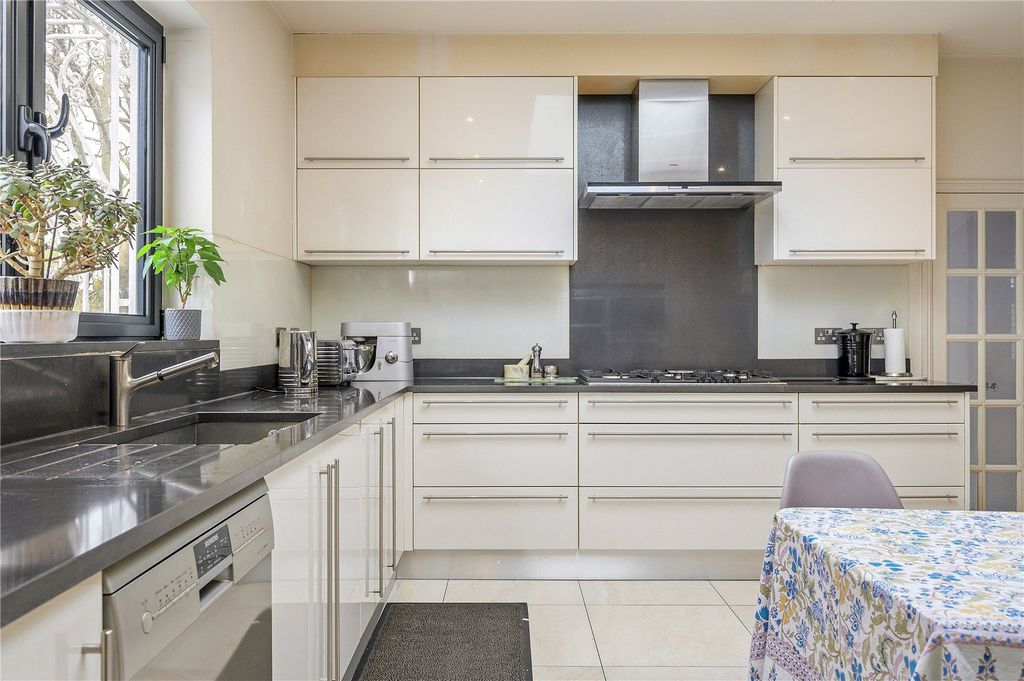 Property photo 3 of 15 Kitchen