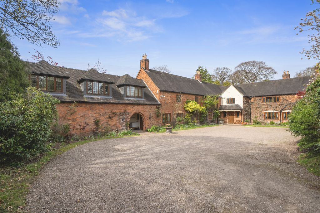 Property photo 1 of 28