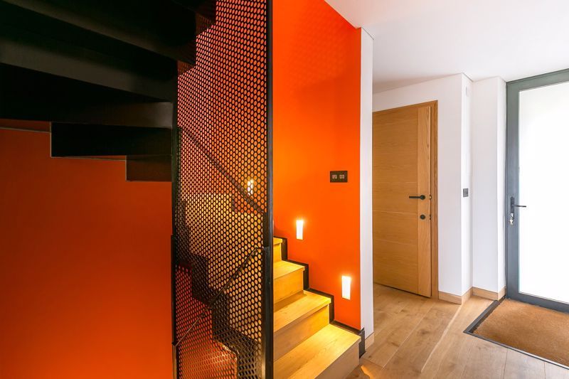 Property photo 2 of 23 Ground Floor Entrance