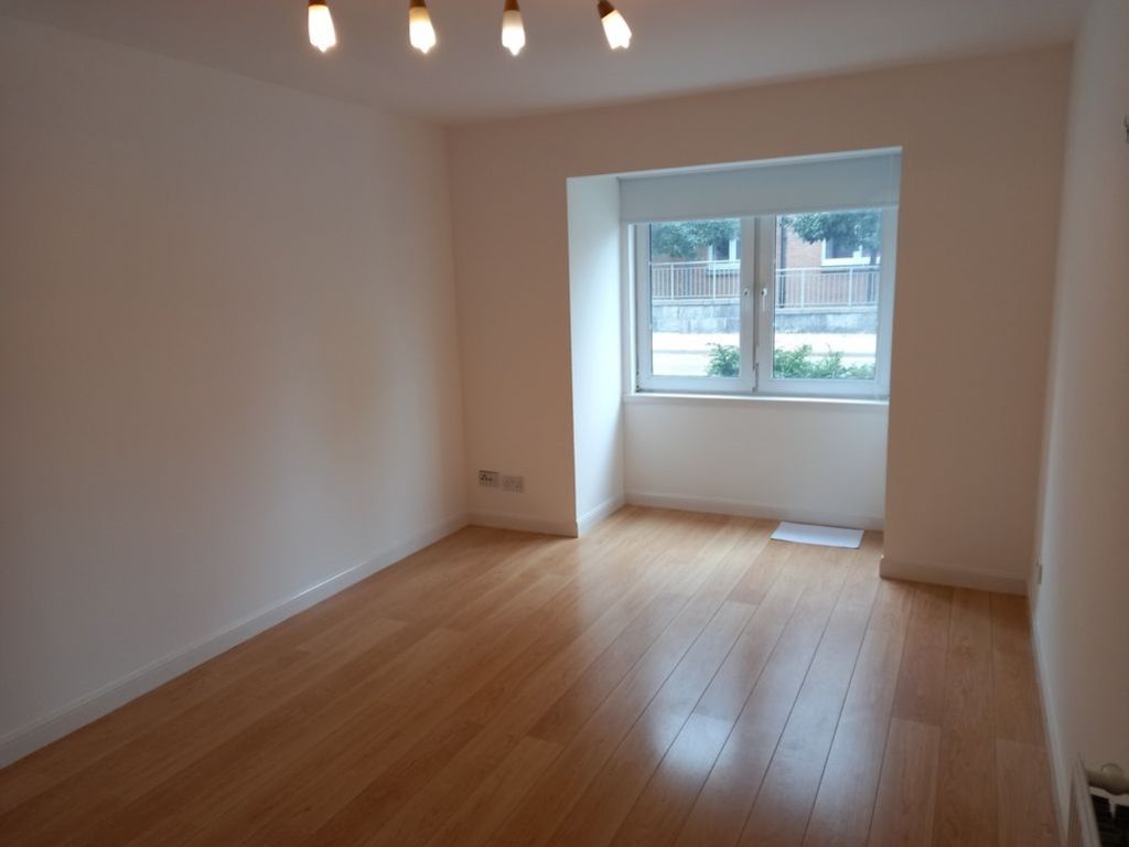 Property photo 1 of 9 Living Room 2 (1)