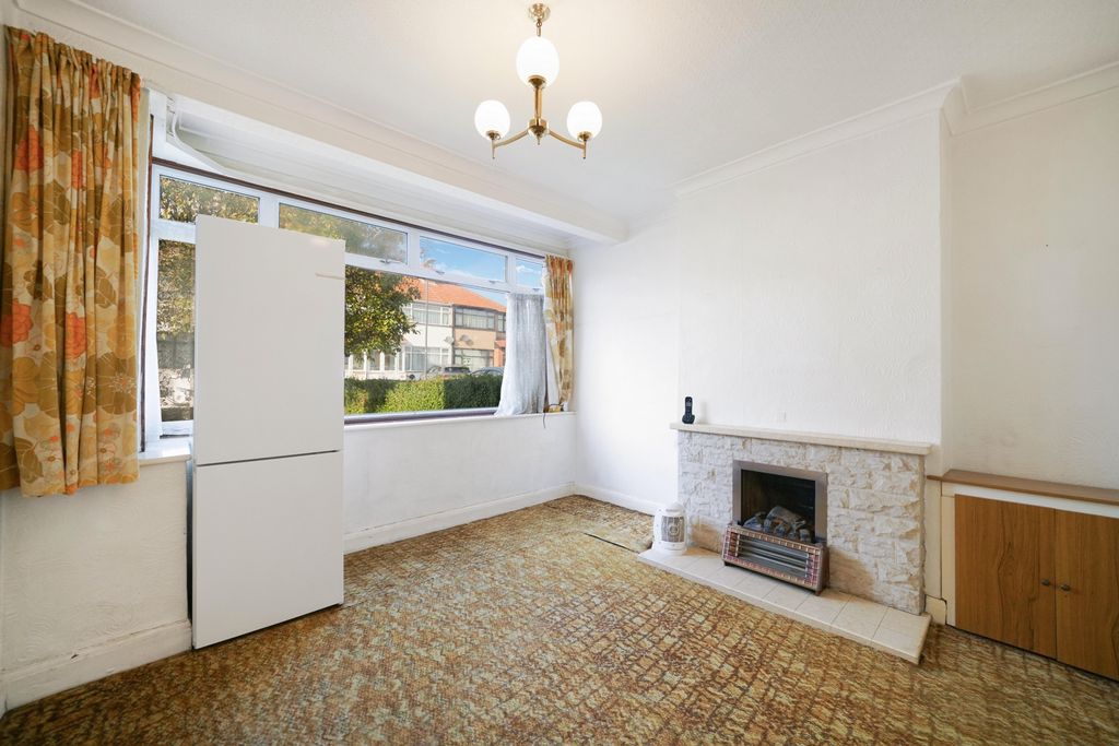 Property photo 3 of 18 Photo 5