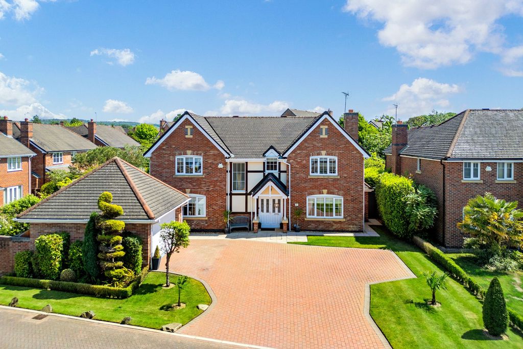 Property photo 1 of 59