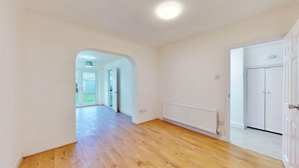 Property photo 2 of 23