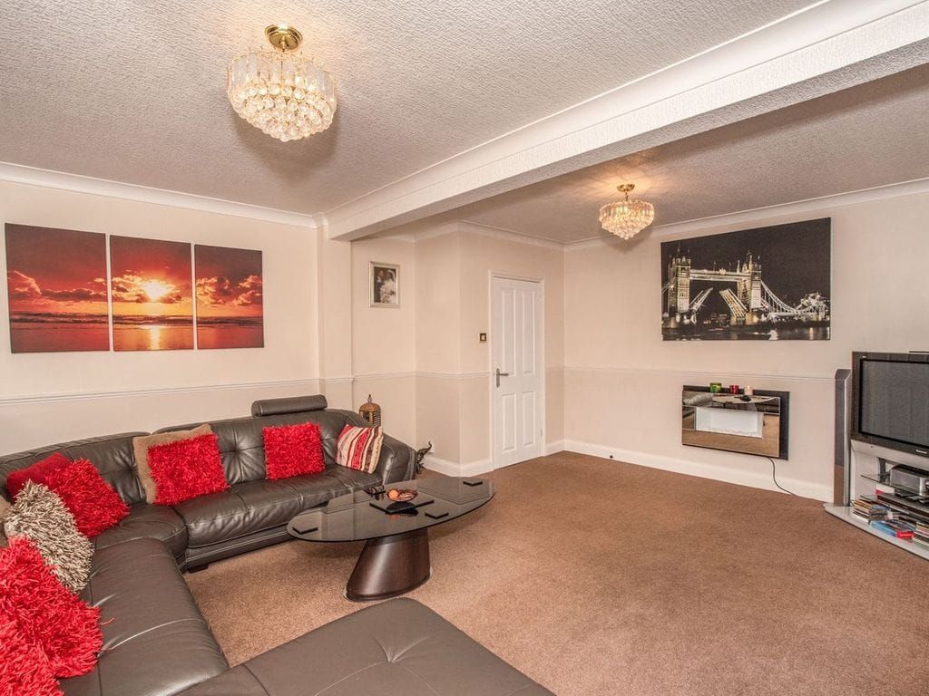 Property photo 2 of 13